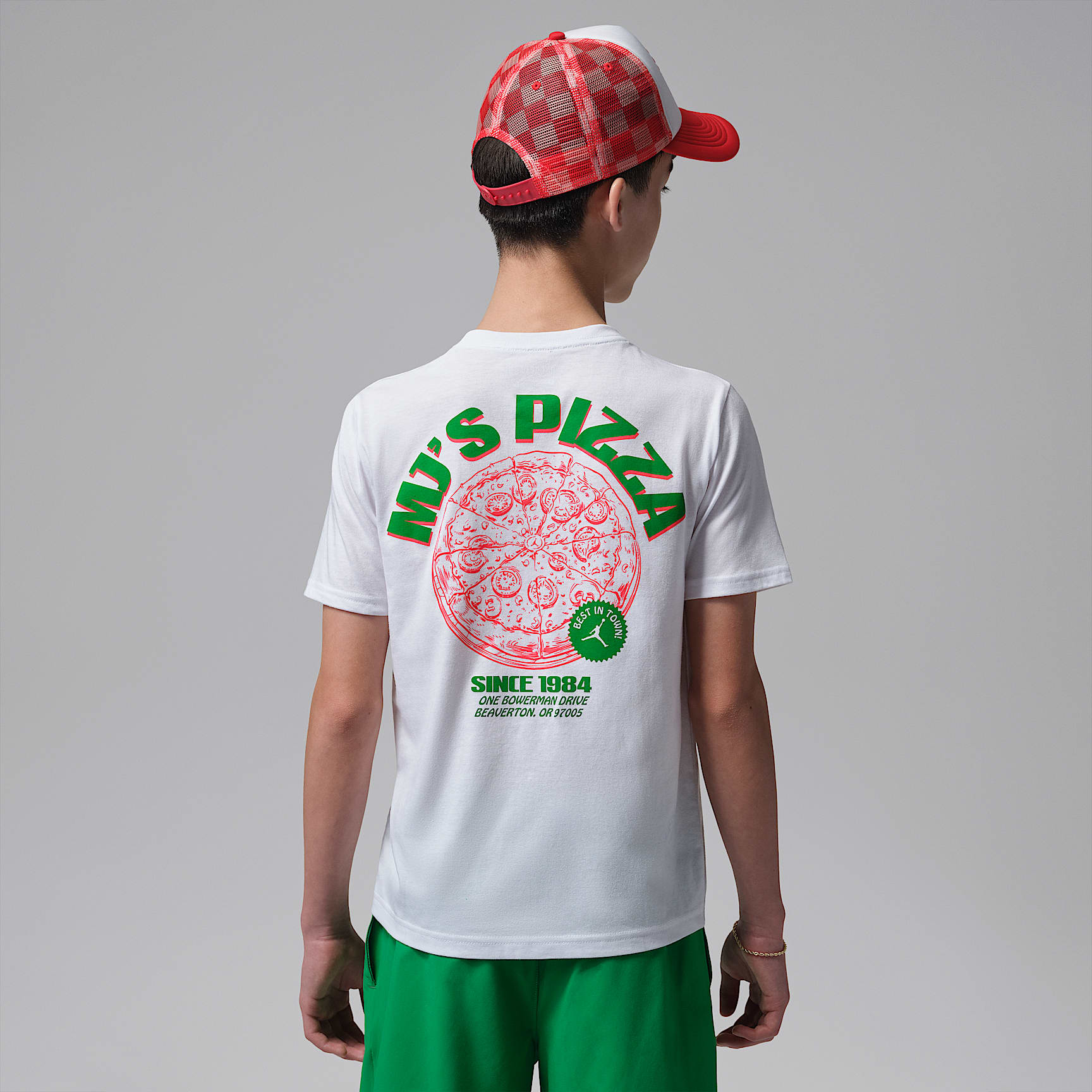 Jordan Older Kids' 'MJ's Pizza' T-Shirt. Nike LU